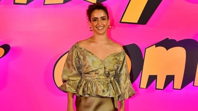 Sanya Malhotra also watched Thank You For Coming at the screening. The actor, who has been riding high on the success of her last film Jawan, wore a golden-greenish outfit for the red carpet event. She completed her look with matching sleek heels. Sanya Malhotra also watched Thank You For Coming at the screening. The actor, who has been riding high on the success of her last film Jawan, wore a golden-greenish outfit for the red carpet event. She completed her look with matching sleek heels.