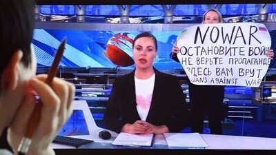 Russia-Ukraine War: Marina Ovsyannikova’s on-air protest against the Russian war in March. (AFP) Russia-Ukraine War: Marina Ovsyannikova’s on-air protest against the Russian war in March. (AFP)
