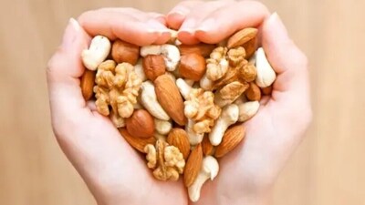 Nuts and seeds provide nutritional support to hair with zinc, Vitamin B and magnesium. This further helps in strengthening the roots.&nbsp; (Unsplash)