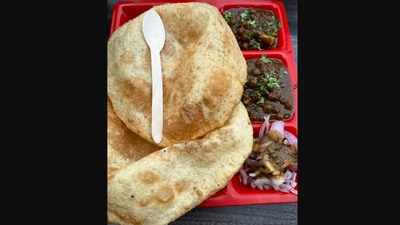 The image shows a plate of chole bhature. (X/@Escapeplace__) The image shows a plate of chole bhature. (X/@Escapeplace__)