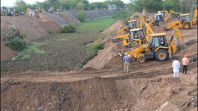 JBC machines filling up the Sutlej-Yamuna Link (SYL) Canal near Rajpura. (HT File) JBC machines filling up the Sutlej-Yamuna Link (SYL) Canal near Rajpura. (HT File)