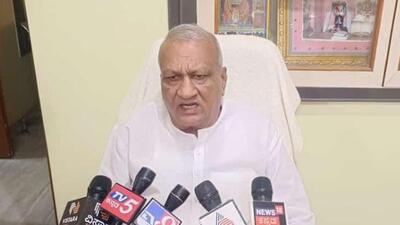 Kagwad MLA Kage alleged that the state govt has not released funds for the Basaveshwar Irrigation Project. (HT) Kagwad MLA Kage alleged that the state govt has not released funds for the Basaveshwar Irrigation Project. (HT)