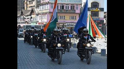 On way to Statue of Unity in Gujarat, CRPF women bikers accorded rousing welcome in Jammu