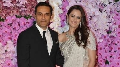 Gayatri Joshi and husband Vikas Oberoi met with a car accident in Italy. Gayatri Joshi and husband Vikas Oberoi met with a car accident in Italy.