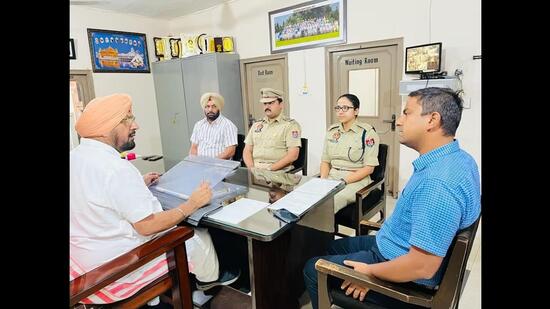 The move comes two days after the Dera Bassi police booked unidentified persons for registering properties using fake no-objection certificates (NOCs) after discovery of 169 such NOCs. (HT File Photo)
