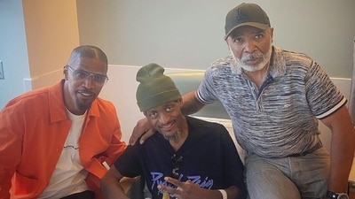 “Goodbye, my friend. I love you.” Jaime Foxx mourns the loss of Keith Jefferson (Center) (JAMIE FOXX/INSTAGRAM ) “Goodbye, my friend. I love you.” Jaime Foxx mourns the loss of Keith Jefferson (Center) (JAMIE FOXX/INSTAGRAM )