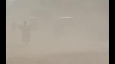 A view of polluted Loha Mandi road, in Ghaziabad, India on Friday, October 06 2023. (Sakib Ali/HT Photo) A view of polluted Loha Mandi road, in Ghaziabad, India on Friday, October 06 2023. (Sakib Ali/HT Photo)