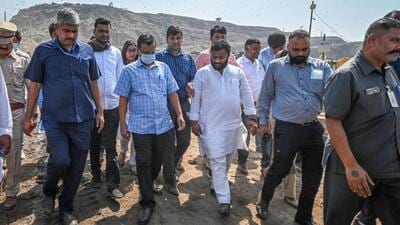 Delhi chief minister Arvind Kejriwal, along with MCD Mayor Shelly Oberoi, visited the Ghazipur landfill on Friday. (HT Photo)