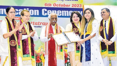 Haryana governor Bandaru Dattatreya with students during the third convocation of Post Graduate Institute of Medical Sciences, Rohtak on Friday. (HT Photo)