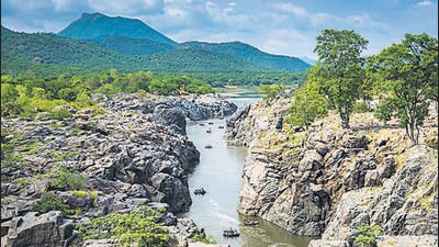 Located 99.3kilometres away from Bengaluru, Mekedatu project proposes the construction of a balancing reservoir aimed at generating 400MW of electricity and supplying 4.75TMC of drinking water to the city and nearby areas. (HT Archives) Located 99.3kilometres away from Bengaluru, Mekedatu project proposes the construction of a balancing reservoir aimed at generating 400MW of electricity and supplying 4.75TMC of drinking water to the city and nearby areas. (HT Archives)