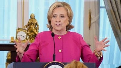 Former U.S. Secretary of State Hillary Rodham Clinton delivers remarks during the unveiling of her portrait, at the State Department in Washington, U.S., September 26, 2023. REUTERS/Ken Cedeno (REUTERS)