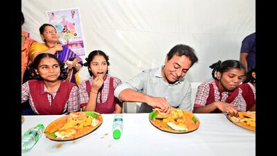 The breakfast would be served every morning, 45 minutes before the commencement of the classes. (Twitter@ministerKTR)