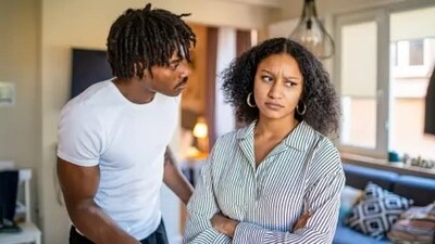 Common behaviors of anxious partners that can make you feel not good enough (Unsplash) Common behaviors of anxious partners that can make you feel not good enough (Unsplash)