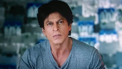 Jawan: Shah Rukh Khan delivered a hard-hitting monologue about the importance of casting votes. Jawan: Shah Rukh Khan delivered a hard-hitting monologue about the importance of casting votes.