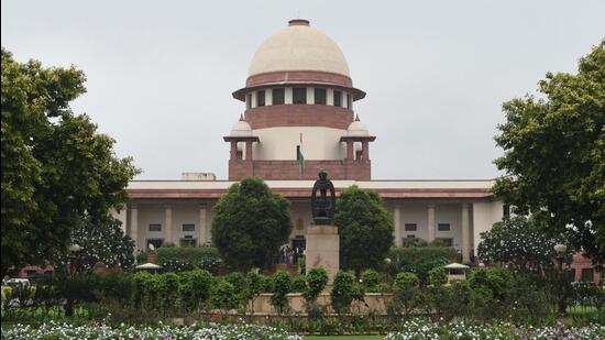 The Supreme Court has issued notice to Rajasthan, Madhya Pradesh and the Union government and told them to respond in four week. (HT FILE PHOTO)