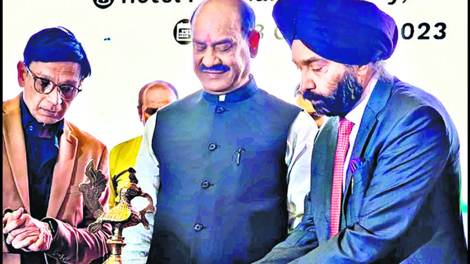 Om Birla unveils a new tech to help patients with myopia - Vimarsana News