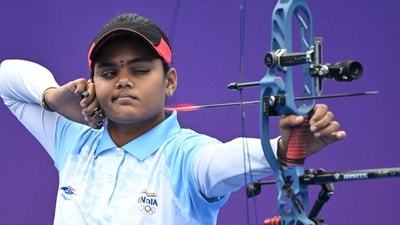India's Jyothi Surekha Vennam competes against South Korea's So Chae-won in the archery compound women's individual gold medal match during the 2022 Asian Games in Hangzhou in China's eastern Zhejiang province (AFP)