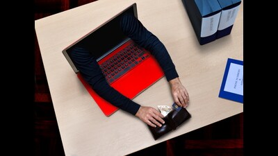 Chandigarh Police have launched a manhunt for the criminals, who targeted the 35-year-old constable by sending a link to her mobile phone. (Shutterstock) Chandigarh Police have launched a manhunt for the criminals, who targeted the 35-year-old constable by sending a link to her mobile phone. (Shutterstock)