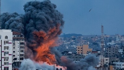 At about 6.30 a.m. (0430 GMT) Palestinian Islamist group Hamas fired a huge barrage of rockets across southern Israel on Saturday. (Reuters)