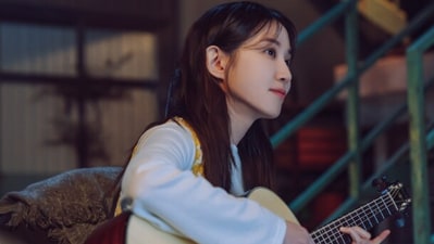Park Eun-Bin in Castaway Diva (Instagram/@netflixkcontent)