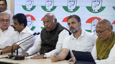 Congress president Mallikarjun Kharge, former party chiefs Sonia Gandhi and Rahul Gandhi, AICC general secretary organisation K C Venugopal and others attend the central election committee meeting in Delhi. (PTI) Congress president Mallikarjun Kharge, former party chiefs Sonia Gandhi and Rahul Gandhi, AICC general secretary organisation K C Venugopal and others attend the central election committee meeting in Delhi. (PTI)