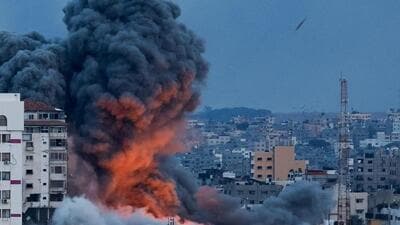 At about 6.30 a.m. (0430 GMT) Palestinian Islamist group Hamas fired a huge barrage of rockets across southern Israel on Saturday (Reuters Photo) At about 6.30 a.m. (0430 GMT) Palestinian Islamist group Hamas fired a huge barrage of rockets across southern Israel on Saturday (Reuters Photo)