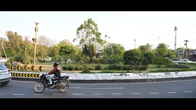 GMADA plans to construct these roundabouts with an inner diameter of 60 metres, bigger than those in Chandigarh that are 55 metres wide. (HT PHOTO)