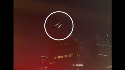 Photos and videos that surfaced on social media showed twin streaks of flames extending behind the aircraft (@Alphafox78/X) Photos and videos that surfaced on social media showed twin streaks of flames extending behind the aircraft (@Alphafox78/X)