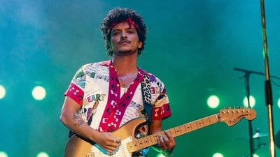 After spending hours in Tel Aviv, singer Bruno Mars cancels concert, leaves Israel. After spending hours in Tel Aviv, singer Bruno Mars cancels concert, leaves Israel.