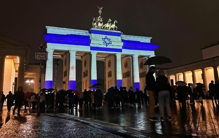 The Brandenburg Gate is illuminated in the colours of the Israeli flag as a show of solidarity in Berlin on October 7. (AP) The Brandenburg Gate is illuminated in the colours of the Israeli flag as a show of solidarity in Berlin on October 7. (AP)