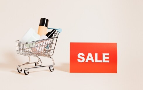 Amazon Great Indian Festival Sale 2023 is here and this is the time to binge shop grooming essentials. (Pexels)
