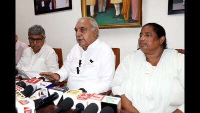 Former chief minister and Leader of Opposition Bhupinder Singh Hooda on Monday raised the demand to appoint Asian Games medallists to higher posts like DSP under the ‘Padak Lao, Pad Pao’ policy of Congress. (HT Photo)