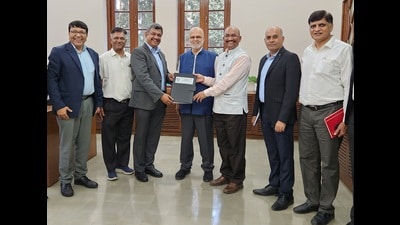 In photo (from Left) Dr. Ravindra Utgikar, Manoj Rathod, Narayanan Ramaswamy, Dr. Pramod Chaudhari, Prof. Sudhir Agashe, Dr. D. N. Sonawane, and S L Patil. (HT PHOTO)