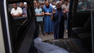 Palestinian militants continued firing barrages of rockets, setting off air raid sirens in Jerusalem and Tel Aviv.&nbsp; (AP)