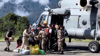 The choppers after dropping the stranded people at Mangan returned to Lachen with essential supplies, relief materials. (HT file photo) The choppers after dropping the stranded people at Mangan returned to Lachen with essential supplies, relief materials. (HT file photo)