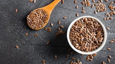 "Flaxseeds contain compounds called lignans, which have phytoestrogenic properties. Phytoestrogens are plant-based compounds that can mimic the effects of estrogen in the body. In women, flaxseeds may help balance estrogen levels in several ways," says Dietitian Neha Ranglani in her recent Instagram post. (Freepik) "Flaxseeds contain compounds called lignans, which have phytoestrogenic properties. Phytoestrogens are plant-based compounds that can mimic the effects of estrogen in the body. In women, flaxseeds may help balance estrogen levels in several ways," says Dietitian Neha Ranglani in her recent Instagram post. (Freepik)