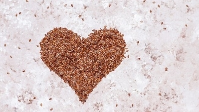 Hormone metabolism: The lignans in flaxseeds may influence the metabolism of hormones in the body, potentially promoting the conversion of stronger forms of estrogen into weaker forms. This can be beneficial in conditions where estrogen dominance is a concern. (Freepik) Hormone metabolism: The lignans in flaxseeds may influence the metabolism of hormones in the body, potentially promoting the conversion of stronger forms of estrogen into weaker forms. This can be beneficial in conditions where estrogen dominance is a concern. (Freepik)