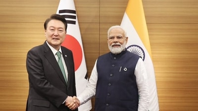 PM Modi with President Yoon Suk Yeol of South Korea. (Twitter/@narendramodi) PM Modi with President Yoon Suk Yeol of South Korea. (Twitter/@narendramodi)