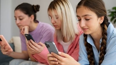 Not all the effects of social media are bad, but studies show the need to help people at risk of social media addiction. (Freepik) Not all the effects of social media are bad, but studies show the need to help people at risk of social media addiction. (Freepik)