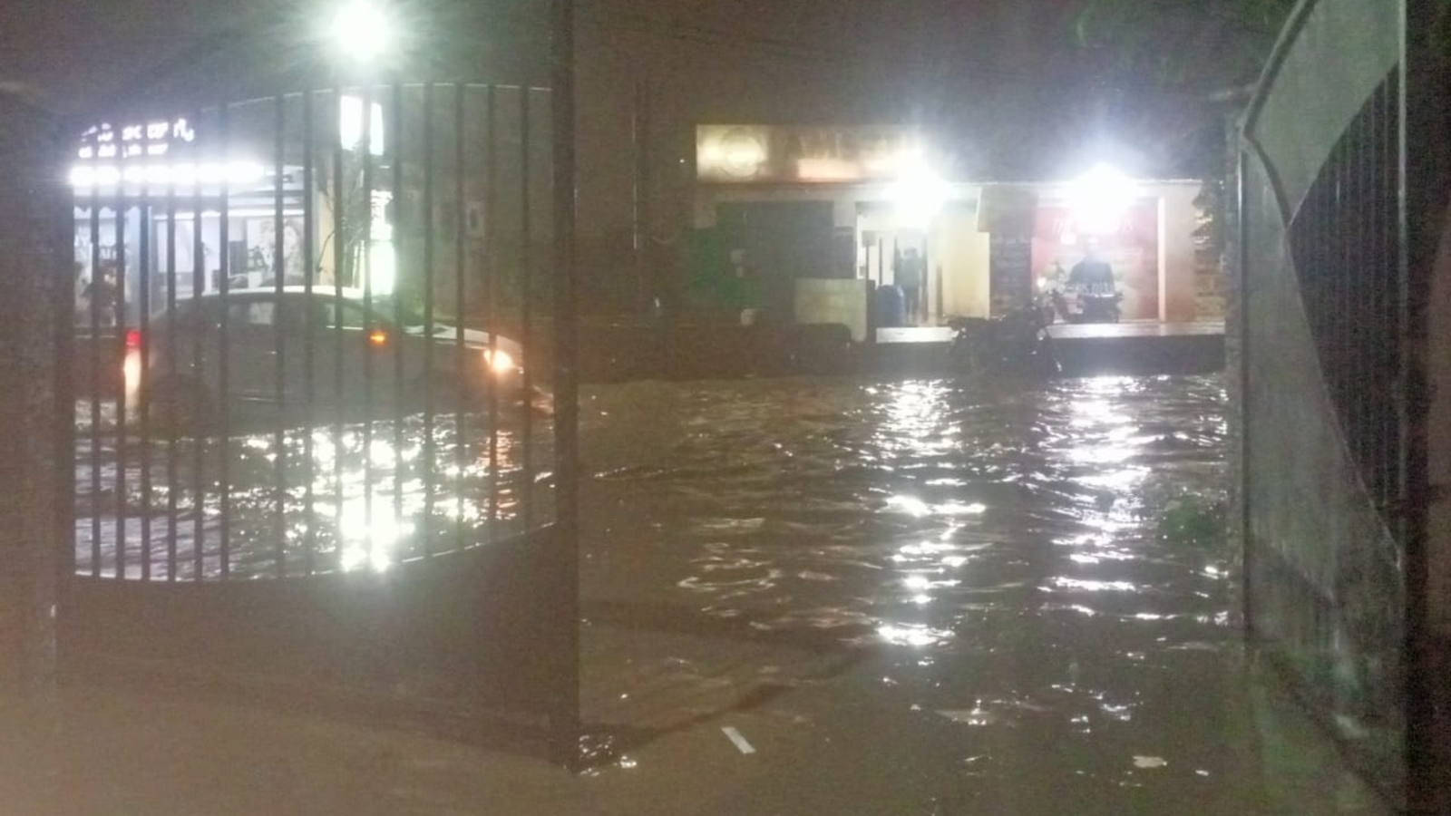 Bengaluru weather update: IMD issues 'heavy rain' alert; See visuals | Bengaluru - Vimarsana News