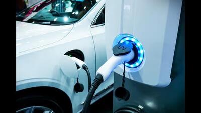 Facing criticism from automobile dealers and buyers of non-electric two-wheelers for banning the registration from October 6, the UT administration is likely to give relief. ((Shutterstock) Representational image)