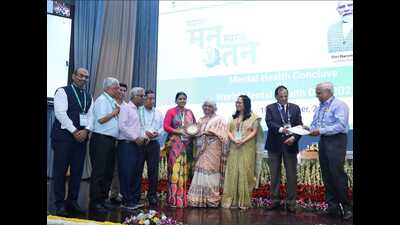 Mission director, National Health Mission Uttar Pradesh, Dr Pinky Joval receiving the award. (Sourced)