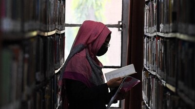 Libraries in the US face budget cuts, book bans, and lawsuits, undermining their values(Photo by Arif ALI / AFP) / (AFP) Libraries in the US face budget cuts, book bans, and lawsuits, undermining their values(Photo by Arif ALI / AFP) / (AFP)