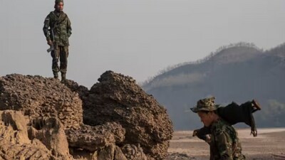Image showing two military personnel of Myanmar