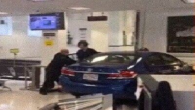 Vehicle crashes into Chinese consulate in San Francisco (X) Vehicle crashes into Chinese consulate in San Francisco (X)