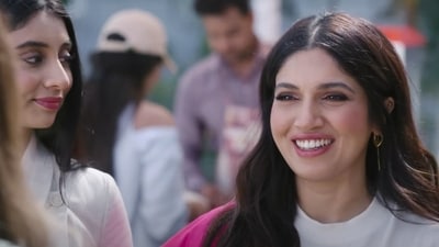 Dolly Singh and Bhumi Pednekar in a still from Thank You For Coming. Dolly Singh and Bhumi Pednekar in a still from Thank You For Coming.