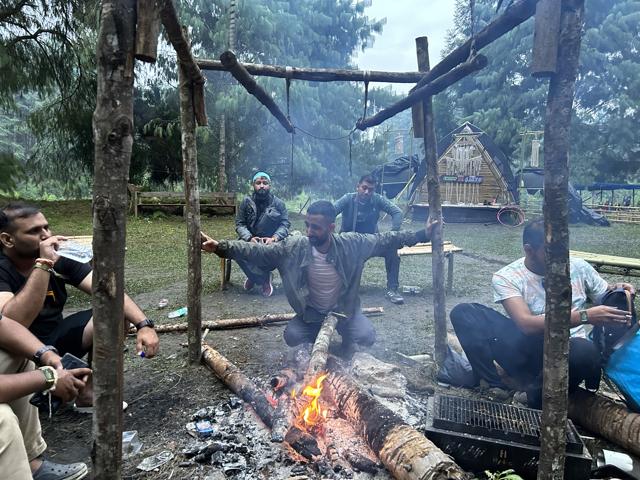 Conversations and new friendships around the bonfire at camp Ziro (Mihir Chitre) Conversations and new friendships around the bonfire at camp Ziro (Mihir Chitre)