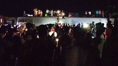 Nearly 100 injured after 21 coaches of Delhi-Guwahati train derailed in Buxar (HT) Nearly 100 injured after 21 coaches of Delhi-Guwahati train derailed in Buxar (HT)