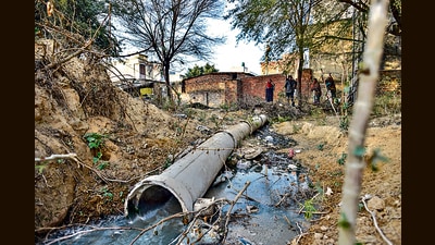 DJB plans to connect 573 unauthorised colonies with sewage network. (HT Archive)