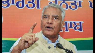 Punjab BJP chief Sunil Jakhar on Monday slammed chief minister Bhagwant Mann for choosing Tagore Theatre in Chandigarh to discuss the serious issue of Punjab’s waters. Punjab BJP chief Sunil Jakhar on Monday slammed chief minister Bhagwant Mann for choosing Tagore Theatre in Chandigarh to discuss the serious issue of Punjab’s waters.